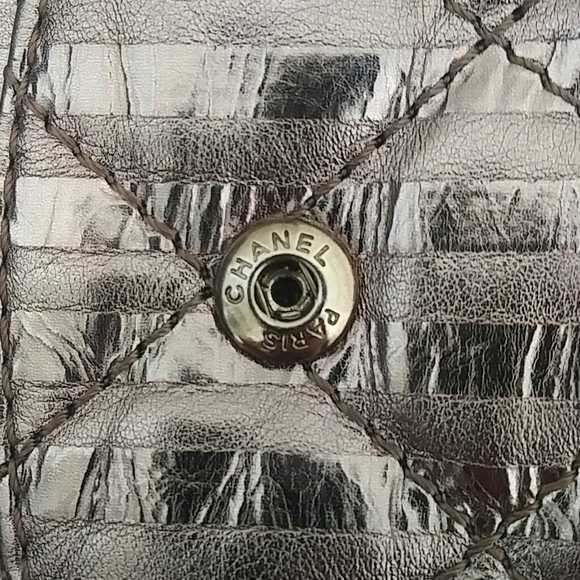 CHANEL - Limited Edition 227 (2008) 2.55 bag - Picture 11 of 16